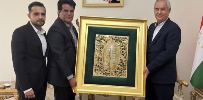 تعامل فرهنگی دو کشور همزبان در دیدار سفیر تاجیکستان و هنرمند یزدی