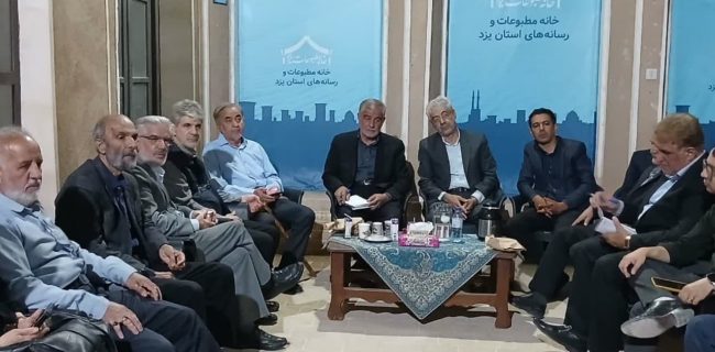 رسانه باید زبان مردم باشد، نه بلندگوی مسئولان