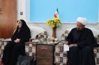دیدار مدیرکل امور بانوان و خانواده استانداری یزد با جمعی از دختران نخبه شهرستان اشکذر