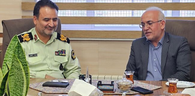 دانشگاه آزاد اسلامی یزد و نیروی انتظامی گامی مهم در توسعه همکاریهای علمی و اجتماعی برداشتند دانشگاه آزاد اسلامی یزد و نیروی انتظامی گامی مهم در توسعه همکاریهای علمی و اجتماعی برداشتند