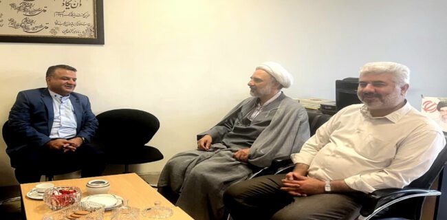 قدردانی مشاور وزیر نیرو از نقش فعال صنعت آب و برق یزد در عرصه فرهنگ و قرآن