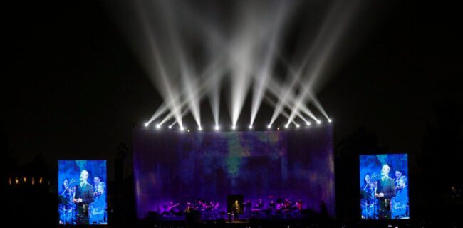 اولین شب تور کنسرت ایرانم با صدای علیرضا قربانی در باغ جهانی دولتآباد یزد برگزار شد اولین شب تور کنسرت ایرانم با صدای علیرضا قربانی در باغ جهانی دولتآباد یزد برگزار شد