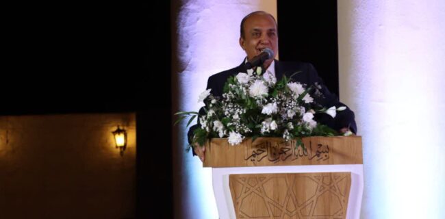 یزد را بپایید، که اگر دنیا به سامان شود از این دیار برمیخیزد یزد را بپایید، که اگر دنیا به سامان شود از این دیار برمیخیزد