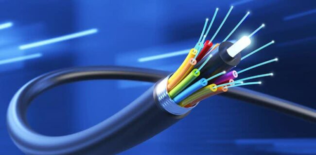 طرح جایگزینی کابل مسی با فیبر نوری در یزد در حال اجراست