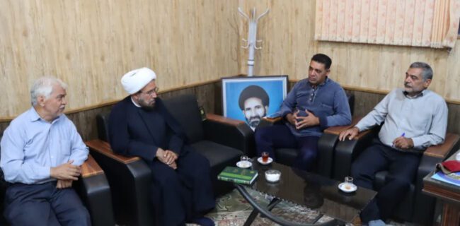 دیدار رئیس و اعضای شورای اسلامی شهر مجومرد با امام جمعه شهرستان اشکذر دیدار رئیس و اعضای شورای اسلامی شهر مجومرد با امام جمعه شهرستان اشکذر