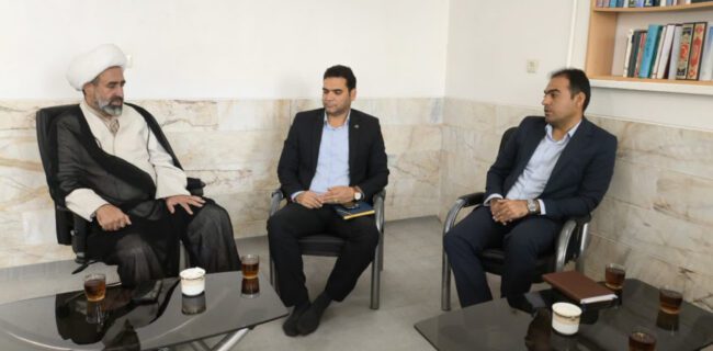 دیدار مدیران حوزه آب مروست با امام جمعه این شهرستان به‌منظور تقویت همکاری‌های مشترک