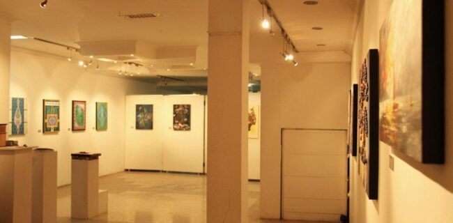 گشایش نمایشگاه نقاشی عشق سرزمینی در یزد گشایش نمایشگاه نقاشی عشق سرزمینی در یزد