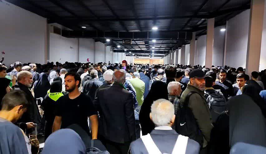 مرز مهران به ایران نمی‌آید؛ روایت زائران از خستگی و بی‌نظمی در مسیر زیارت عتبات