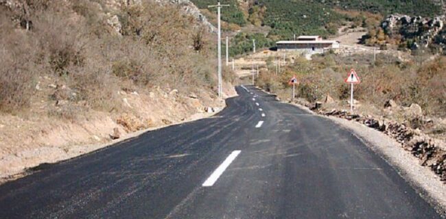 آسفالت محور روستایی زردین به منشاد در آستانه بهره‌برداری