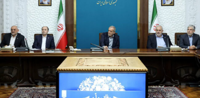 بررسی چالش های آبی استان یزد با حضور رئیس جمهور