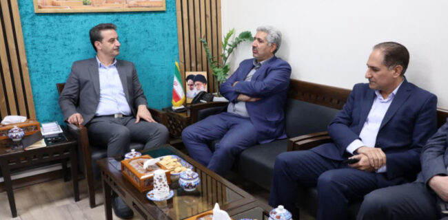 بررسی توسعه زیرساخت‌های فیبرنوری در دیدار مدیر مخابرات یزد با معاون عمرانی استاندار