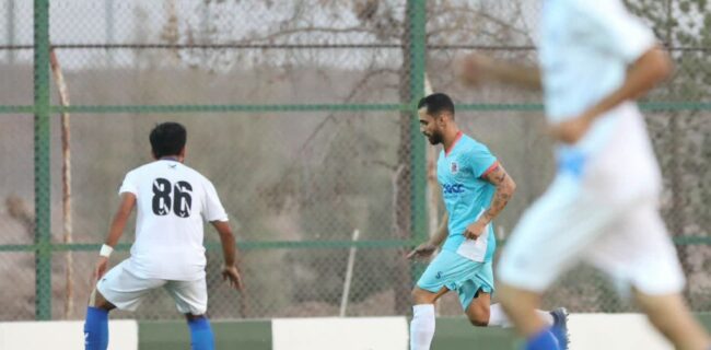 تقابل شهید قندی یزد و برق شیراز در لیگ دو فوتبال ایران تقابل شهید قندی یزد و برق شیراز در لیگ دو فوتبال ایران