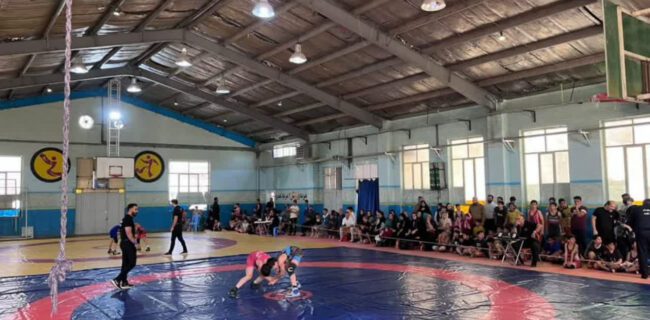 کسب مقام اول تیم کشتی شهرستان اشکذر در مسابقات کشتی شهدای دانش آموز استان یزد