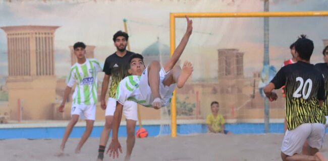 جشنواره گل جوانان گلساپوش در لیگ برتر فوتبال ساحلی