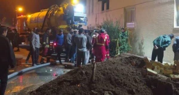 پایان عملیات ۲۴ ساعته امداد در حادثه ریزش چاه اکرمآباد پایان عملیات ۲۴ ساعته امداد در حادثه ریزش چاه اکرمآباد