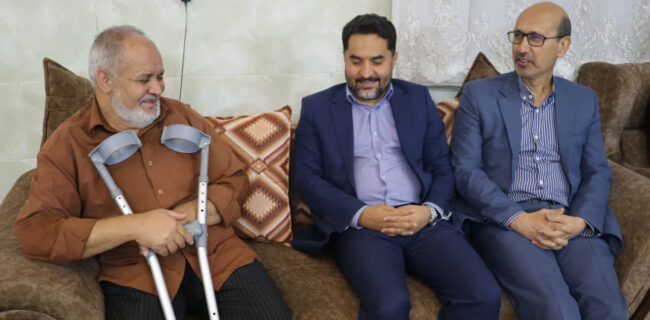 دیدار مشاور امور ایثارگران وزیر نیرو و مدیرعامل شرکت آب منطقه ای یزد با همکار جانباز