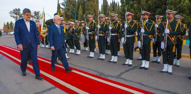 وزیر کشور برای بهرهبرداری از چند پروژه عمرانی و صنعتی وارد یزد شد وزیر کشور برای بهرهبرداری از چند پروژه عمرانی و صنعتی وارد یزد شد