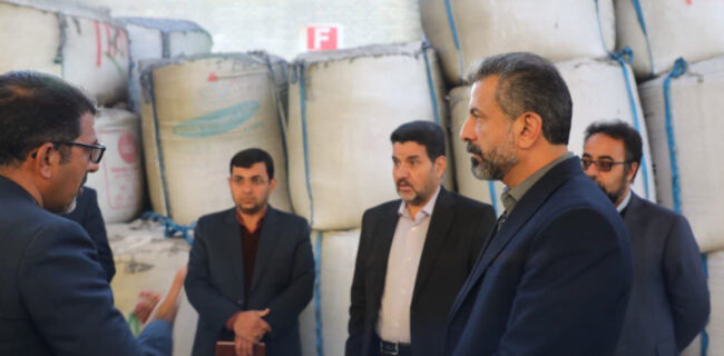 بازدید فرماندار اشکذر از واحدهای خسارتدیده شهرک فولاد / تأکید بر بازسازی فوری و حفظ معیشت کارگران بازدید فرماندار اشکذر از واحدهای خسارتدیده شهرک فولاد / تأکید بر بازسازی فوری و حفظ معیشت کارگران