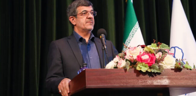 ۴۴ درصد بیمهشدگان یزد غیربومیاند / اشتغال مازاد فشار سنگینی بر استان وارد کرده است ۴۴ درصد بیمهشدگان یزد غیربومیاند / اشتغال مازاد فشار سنگینی بر استان وارد کرده است