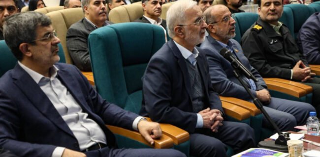 بهرهبرداری از ۱۲ نیروگاه خورشیدی در استان یزد و افزایش ظرفیت تولید انرژی پاک بهرهبرداری از ۱۲ نیروگاه خورشیدی در استان یزد و افزایش ظرفیت تولید انرژی پاک