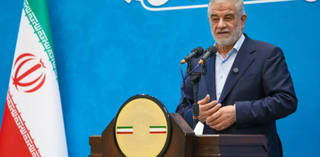 درآمد معادن یزد باید به مردم و تعاونیهای بومی اختصاص یابد / واگذاری اختیارات اجرایی به مردم و تعاونیهای بومی، کلید توسعه پایدار استان درآمد معادن یزد باید به مردم و تعاونیهای بومی اختصاص یابد / واگذاری اختیارات اجرایی به مردم و تعاونیهای بومی، کلید توسعه پایدار استان