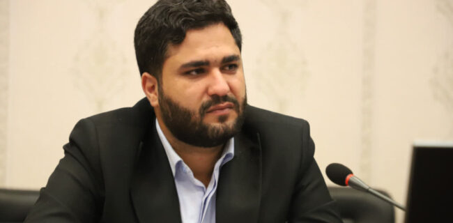 دستگیری سارقان سابقه‌دار پسته با خودروی شاسی‌بلند در شهرستان خاتم