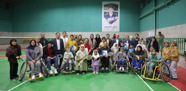 پارابدمینتون بازان یزدی مدال آور در رقابت های کشوری تجلیل شدند پارابدمینتون بازان یزدی مدال آور در رقابت های کشوری تجلیل شدند