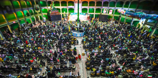 گردهمایی ۲۵۰۰ نفره سربازان کوچک صاحب‌الزمان(عج) و مادران تمدن‌ساز در یزد برگزار شد