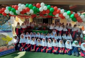 ادامه زنجیره مهربانی مدارس یزد؛ گلریزان دانش‌آموزان دبستان شاهد حسین و فاطمه برای آزادی زندانیان غیرعمد