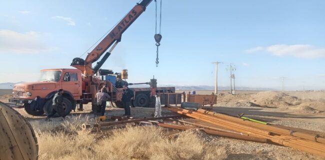 بازگشت آب پایدار به پنج روستای ابرکوه با تعویض الکتروپمپ چاه شهرآباد بازگشت آب پایدار به پنج روستای ابرکوه با تعویض الکتروپمپ چاه شهرآباد