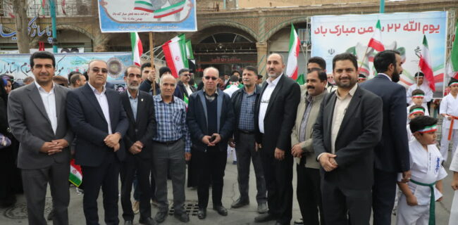 حضور پرشور جامعه ورزش و جوانان استان یزد در راهپیمایی ۲۲ بهمن