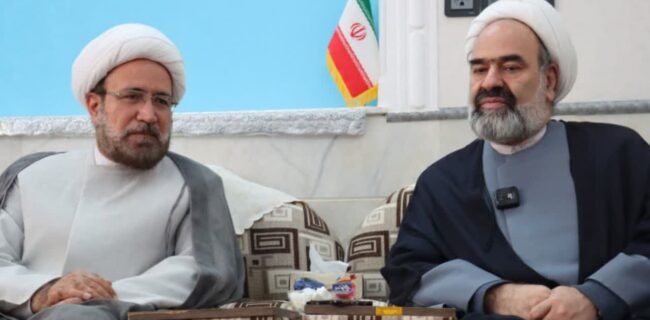 دیدار مدیرکل ارشاد یزد با امام جمعه اشکذر/ تأکید بر توسعه فرهنگ قرآنی و هنری دیدار مدیرکل ارشاد یزد با امام جمعه اشکذر/ تأکید بر توسعه فرهنگ قرآنی و هنری