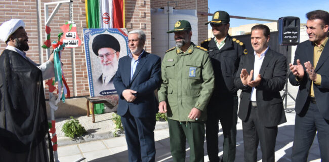 زنگ انقلاب همزمان با بازگشت تاریخی امام خمینی (ره) در مدارس بهاباد طنینانداز شد زنگ انقلاب همزمان با بازگشت تاریخی امام خمینی (ره) در مدارس بهاباد طنینانداز شد