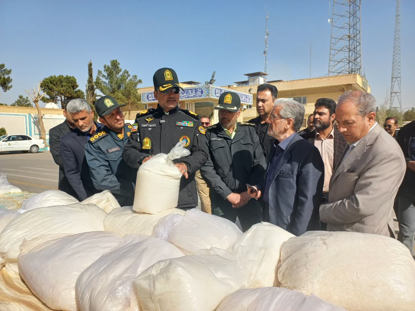 ضربه سنگین پلیس یزد به قاچاقچیان؛ کشف یک تن شیشه با رصد هوشمند و انهدام باندهای بین‌المللی