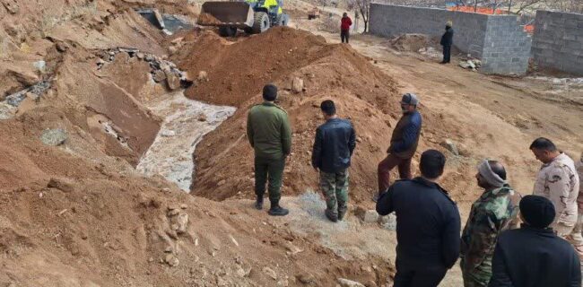 رفع تجاوز به کوه و تخریب استخر غیرمجاز در مهریز به دستور دادستان