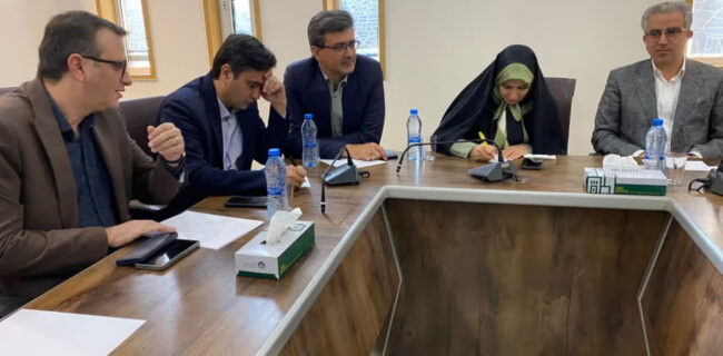 بررسی راهکارهای توسعه صنعت گردشگری یزد با حضور مشاور وزیر میراثفرهنگی بررسی راهکارهای توسعه صنعت گردشگری یزد با حضور مشاور وزیر میراثفرهنگی