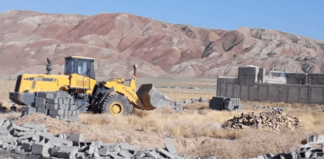 کشف زمين خواری ميلياردی از اراضی دولتی در يزد کشف زمين خواری ميلياردی از اراضی دولتی در يزد