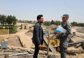 پلمب دو واحد شن و ماسه متخلف در بهاباد با دستور قضایی
