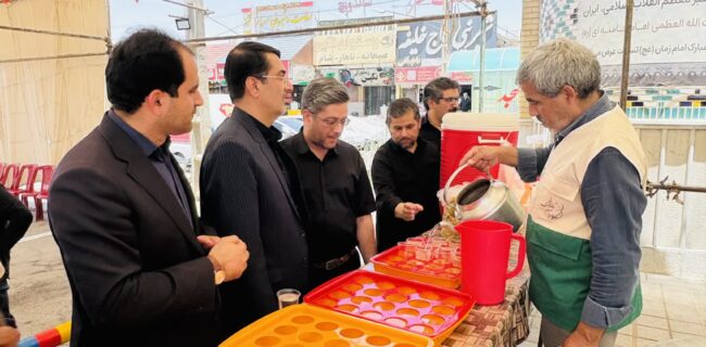 نقشآفرینی شهرداریهای یزد در خدمترسانی به زائران مراسم وداع با امام شهید نقشآفرینی شهرداریهای یزد در خدمترسانی به زائران مراسم وداع با امام شهید