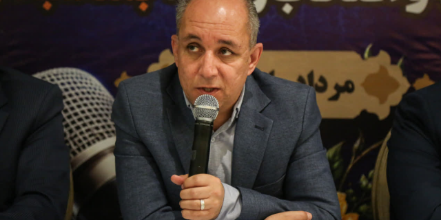 بازی چادرملوی اردکان با سپاهان اصفهان با حضور تماشاگران بازی چادرملوی اردکان با سپاهان اصفهان با حضور تماشاگران