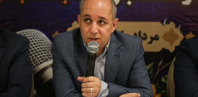 با شروع فصل جدید لیگ برتر؛ چادرملو اردکان با حضور تماشاگران یزدی به مصاف سپاهان میرود با شروع فصل جدید لیگ برتر؛ چادرملو اردکان با حضور تماشاگران یزدی به مصاف سپاهان میرود