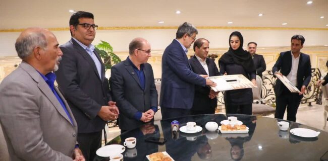 پاداش ویژه استاندار یزد برای مدالآوران بازیهای آسیایی ناگویا پاداش ویژه استاندار یزد برای مدالآوران بازیهای آسیایی ناگویا